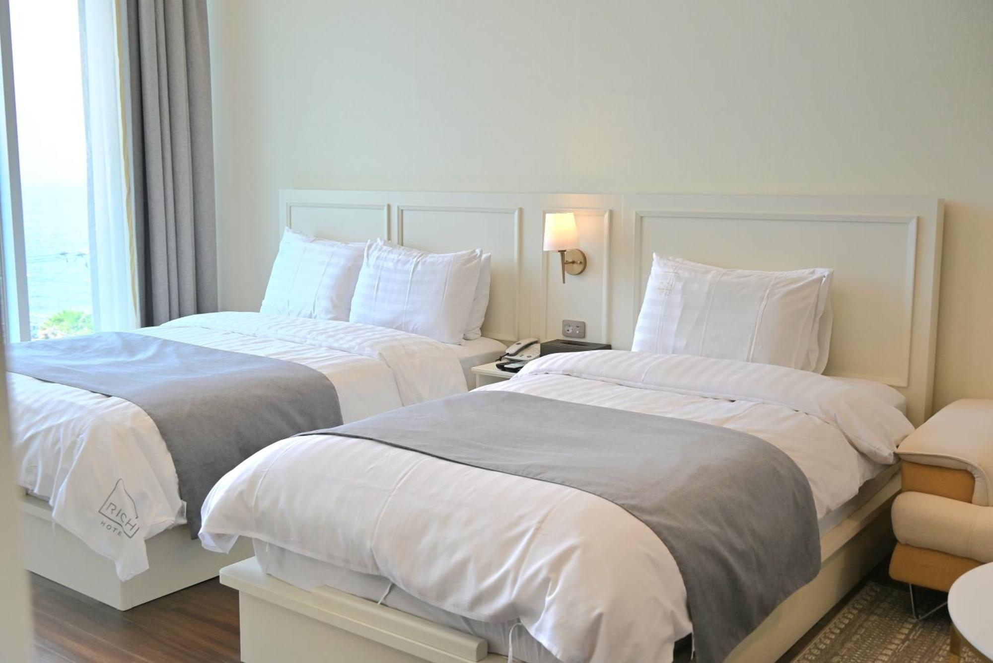 Rich Hotel เมืองเชจู ภายนอก รูปภาพ