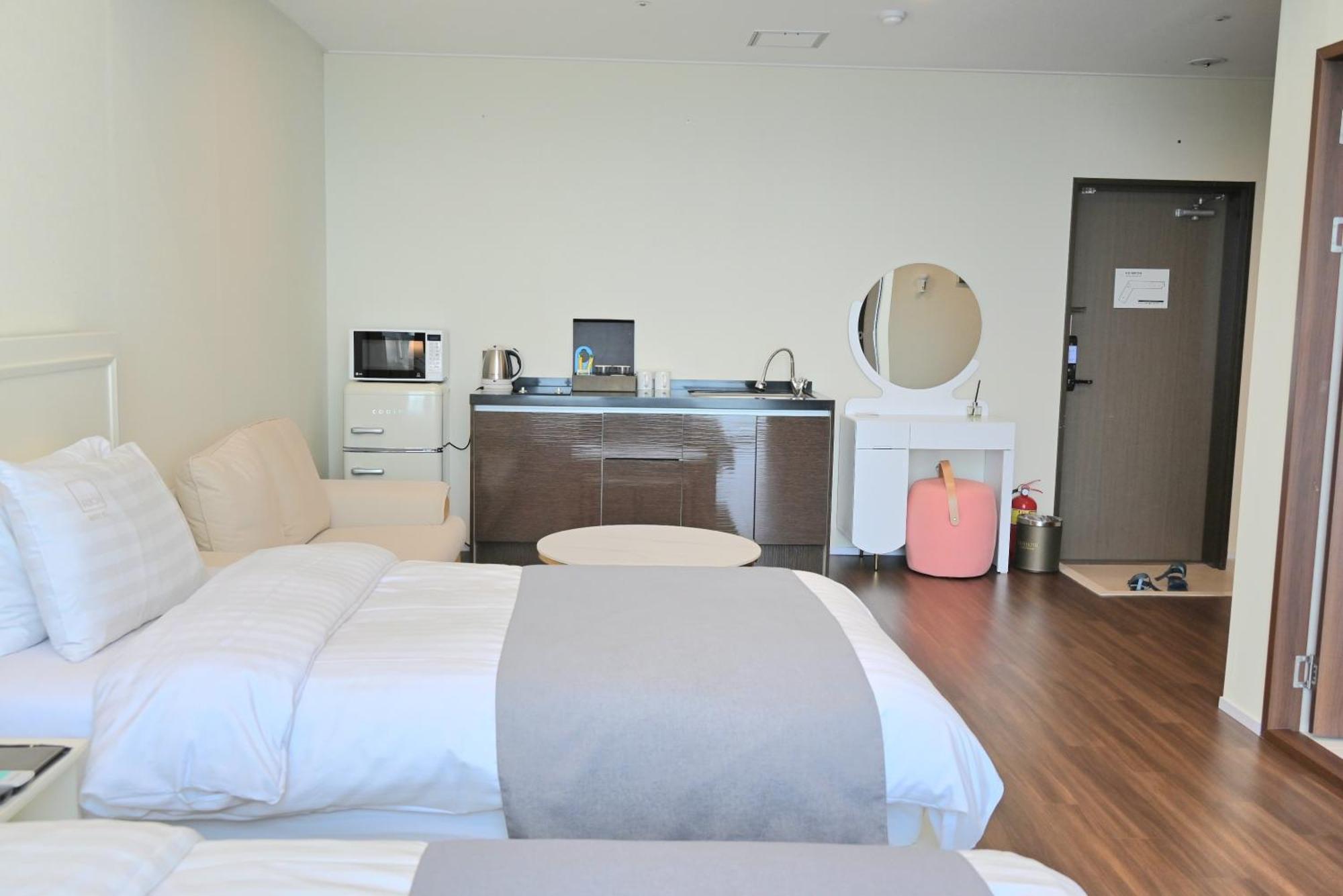 Rich Hotel เมืองเชจู ภายนอก รูปภาพ