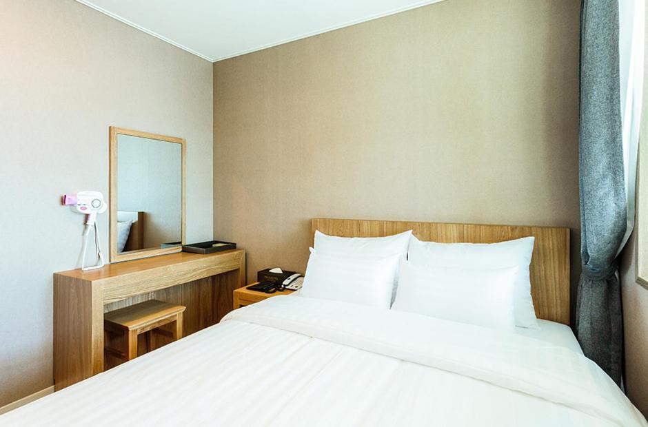 Rich Hotel เมืองเชจู ภายนอก รูปภาพ